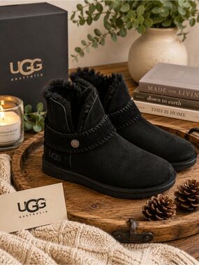 UGG Women's Black Suede and Sheep Fur-Lined Short Boots Size 7